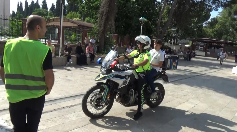 Veliler, kimliği kaybolan genç için seferber oldu