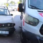 Askeri ambulans ve iki otomobil carpisti biri asker iki yarali ObIp69MK